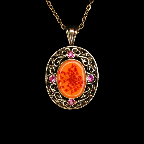 Vintage Oval Flower Pendant with Chain Necklace - Picture 3 of 8